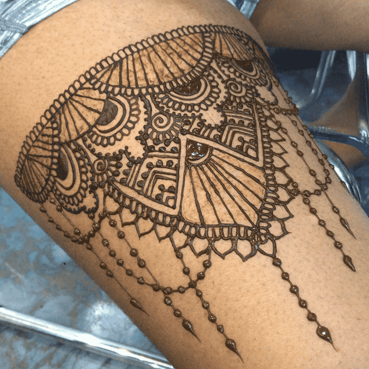 Fascinating Sexy Henna Design