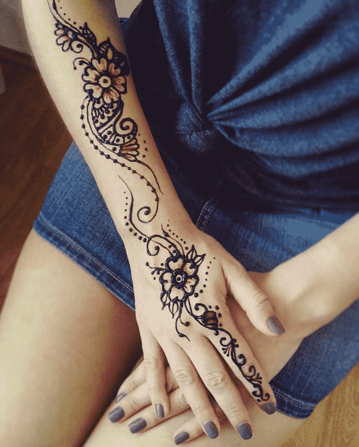 Magnetic Sexy Henna Design