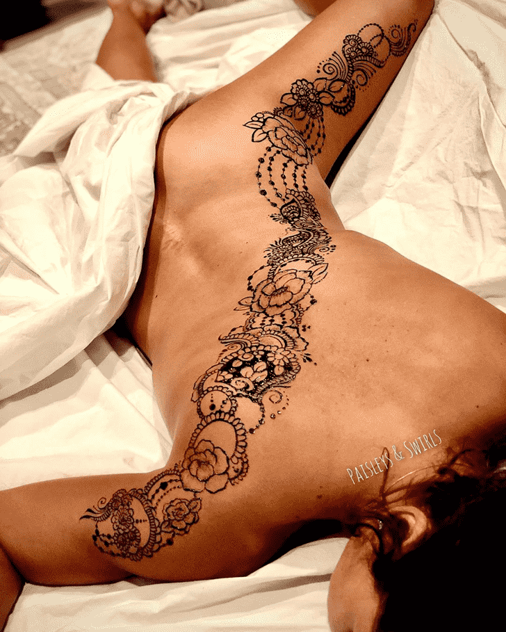 Superb Sexy Henna Design