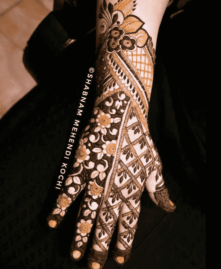 Inviting Shaded Henna Design