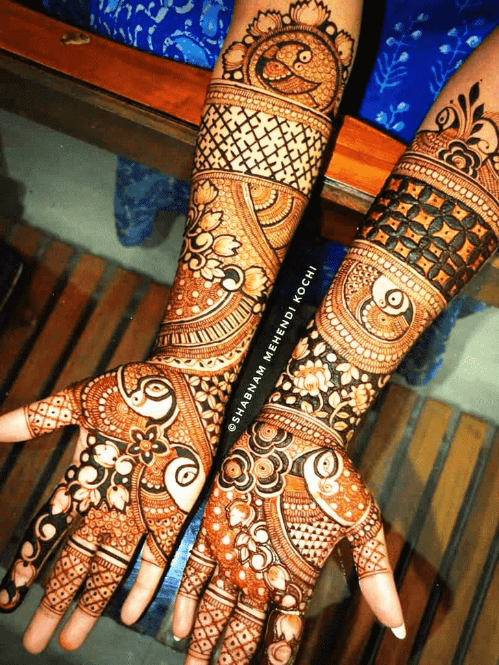 Refined Shaded Henna Design