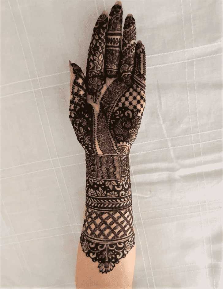 Beauteous Sharjah Henna Design