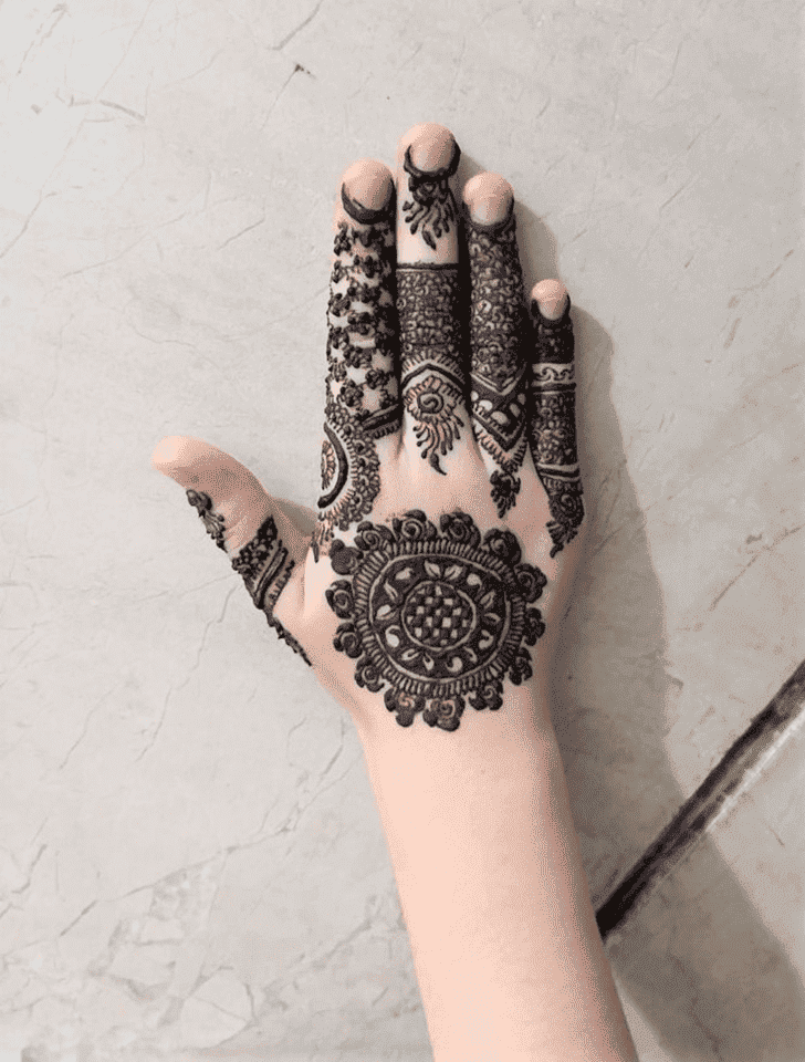 Delicate Sharjah Henna Design