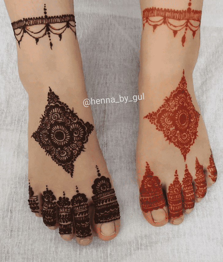 Inviting Sharjah Henna Design