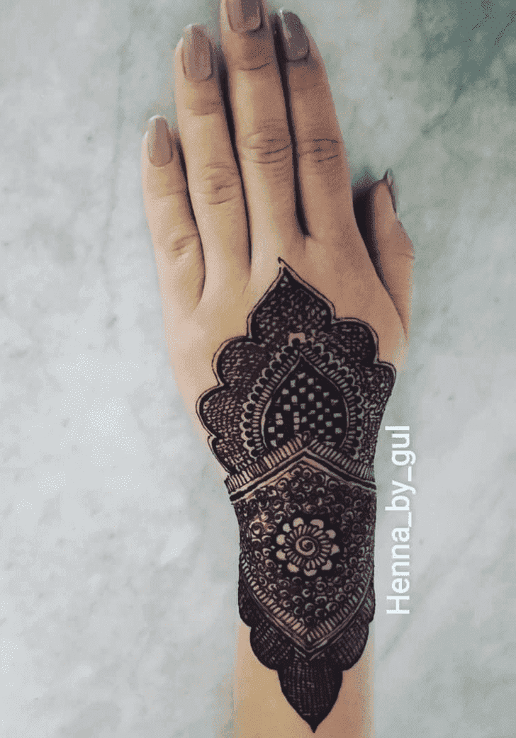 Mesmeric Sharjah Henna Design