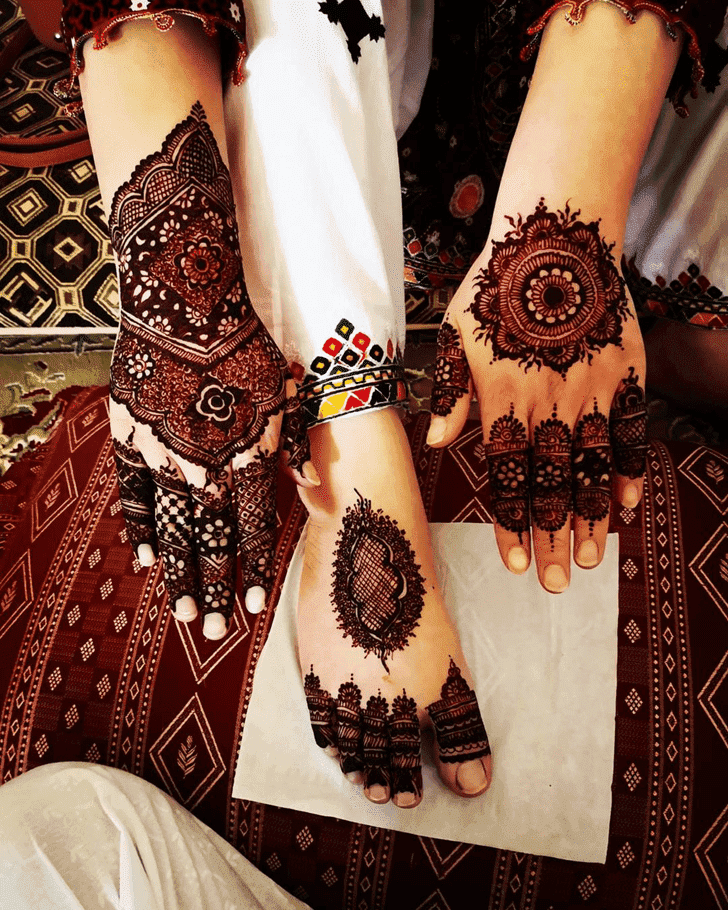 Shapely Sharjah Henna Design