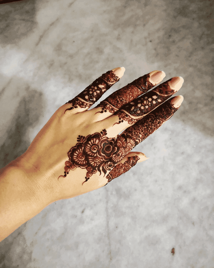 Slightly Sharjah Henna Design