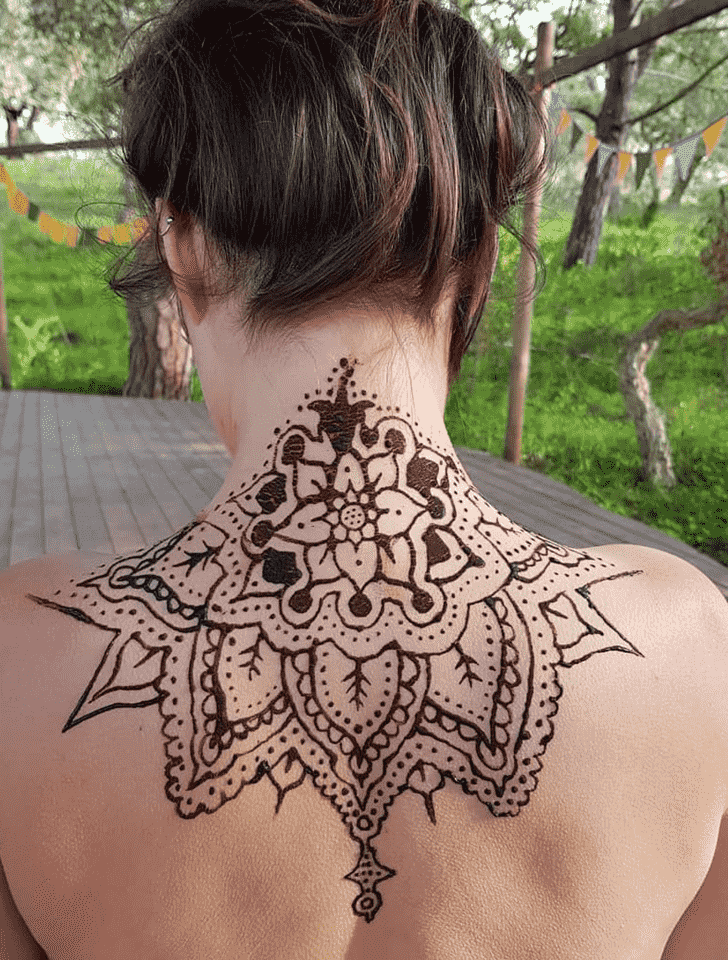 Delicate Shimla Henna Design