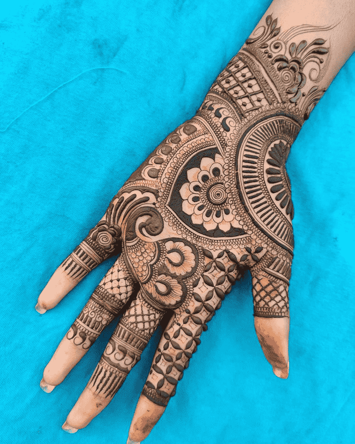 Ravishing Shimla Henna Design