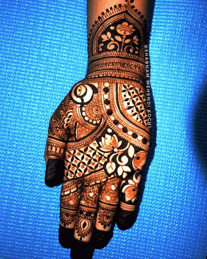 Delicate Shivratri Henna design