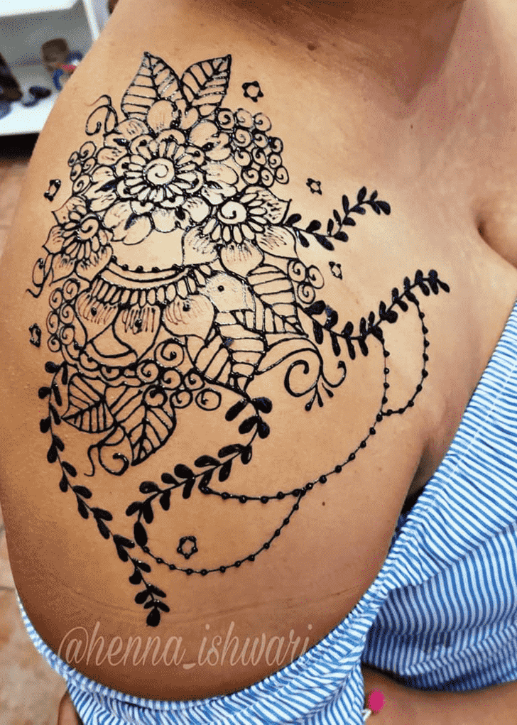 Dazzling Shoulder Henna design