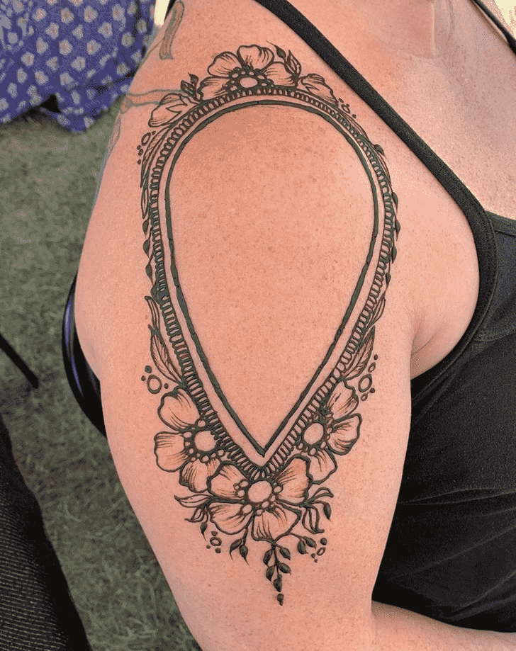 Enthralling Shoulder Henna design