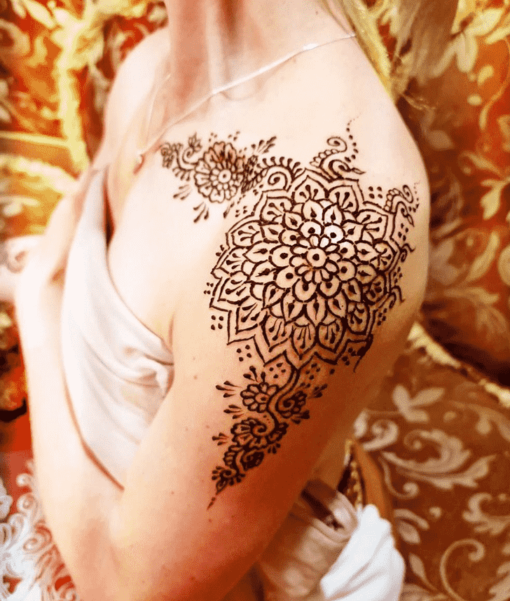 Ideal Shoulder Henna design