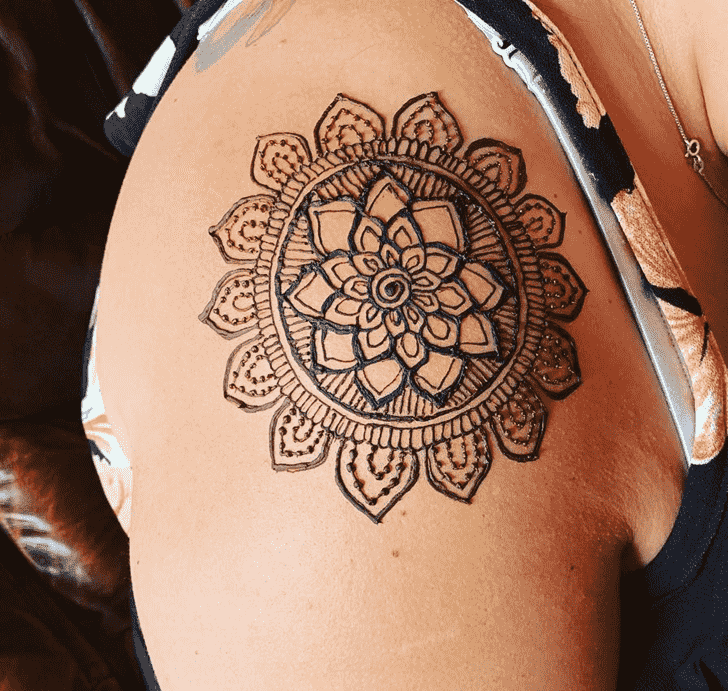 Pretty Shoulder Henna design