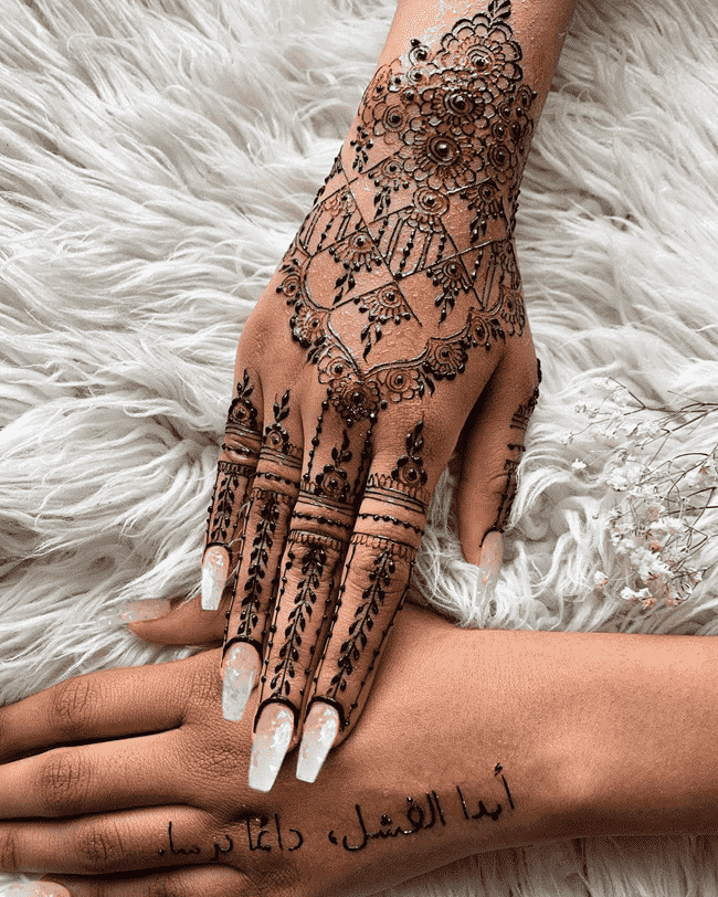 Beauteous sialkot Henna Design