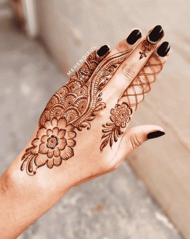 Classy sialkot Henna Design