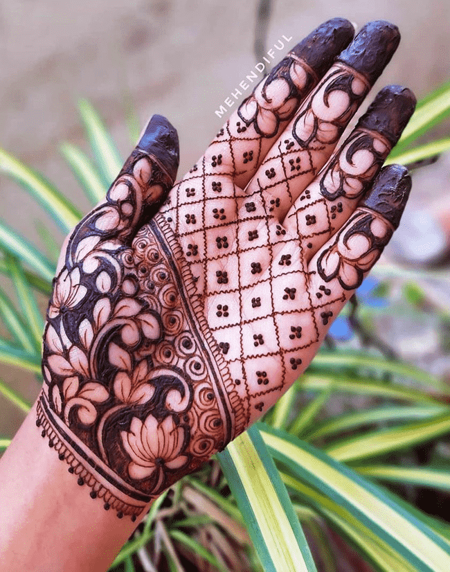 Delicate sialkot Henna Design