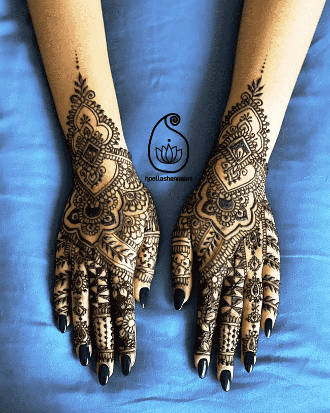 Awesome sialkot Henna Design