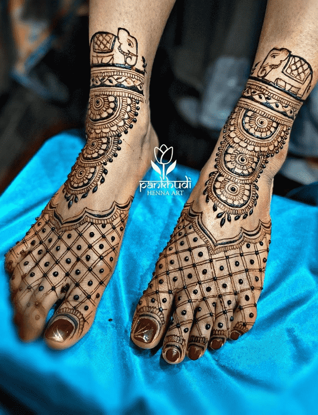 Ravishing sialkot Henna Design