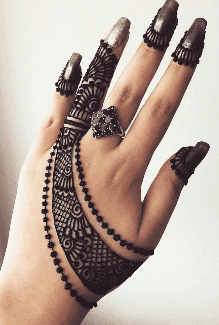Fair Side Henna Design