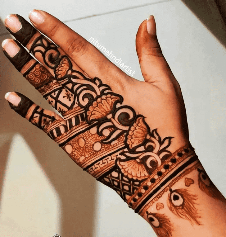 Grand Side Henna Design