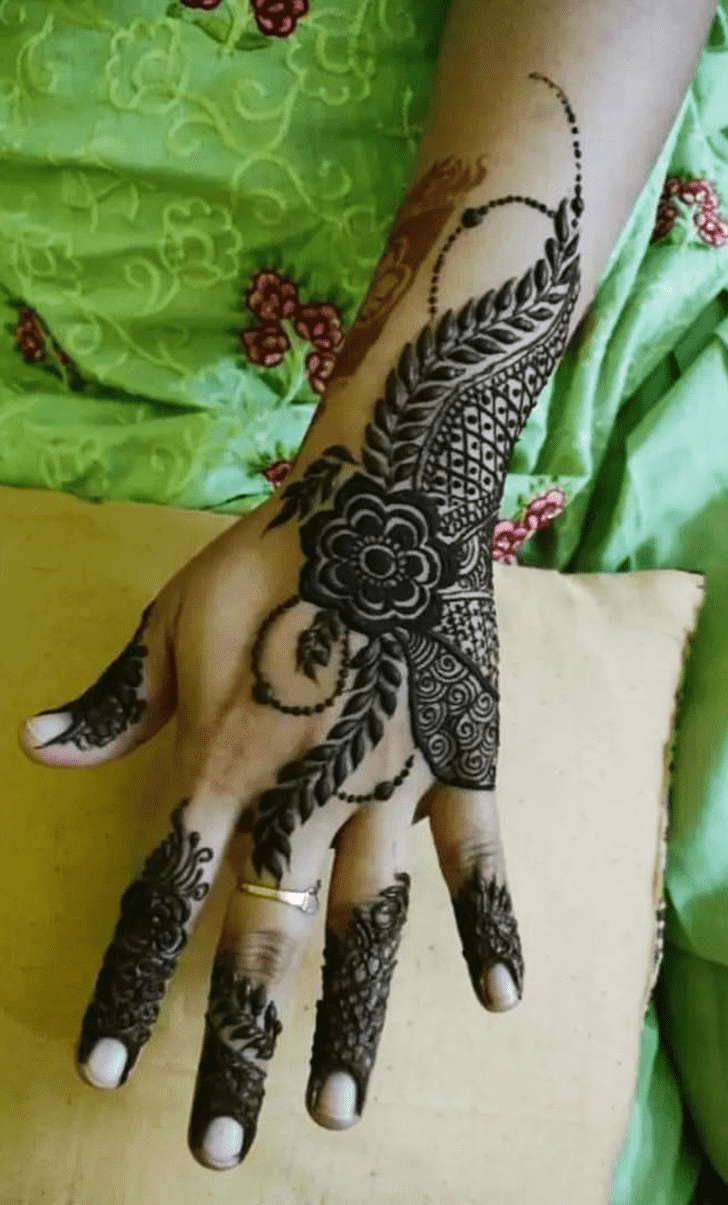 Ravishing Side Henna Design