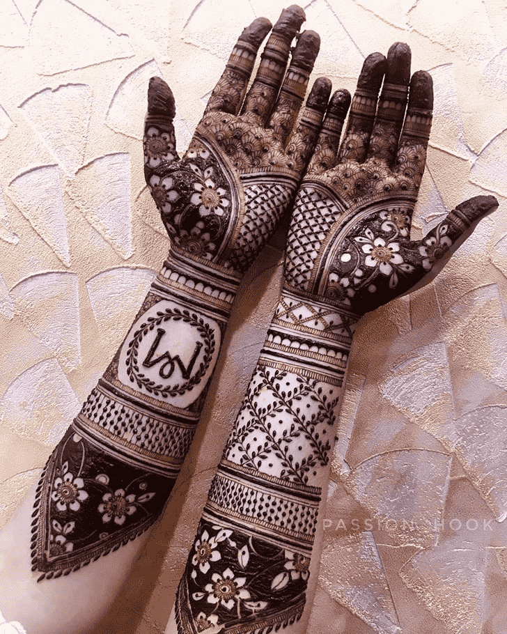 Exquisite Simple Henna design
