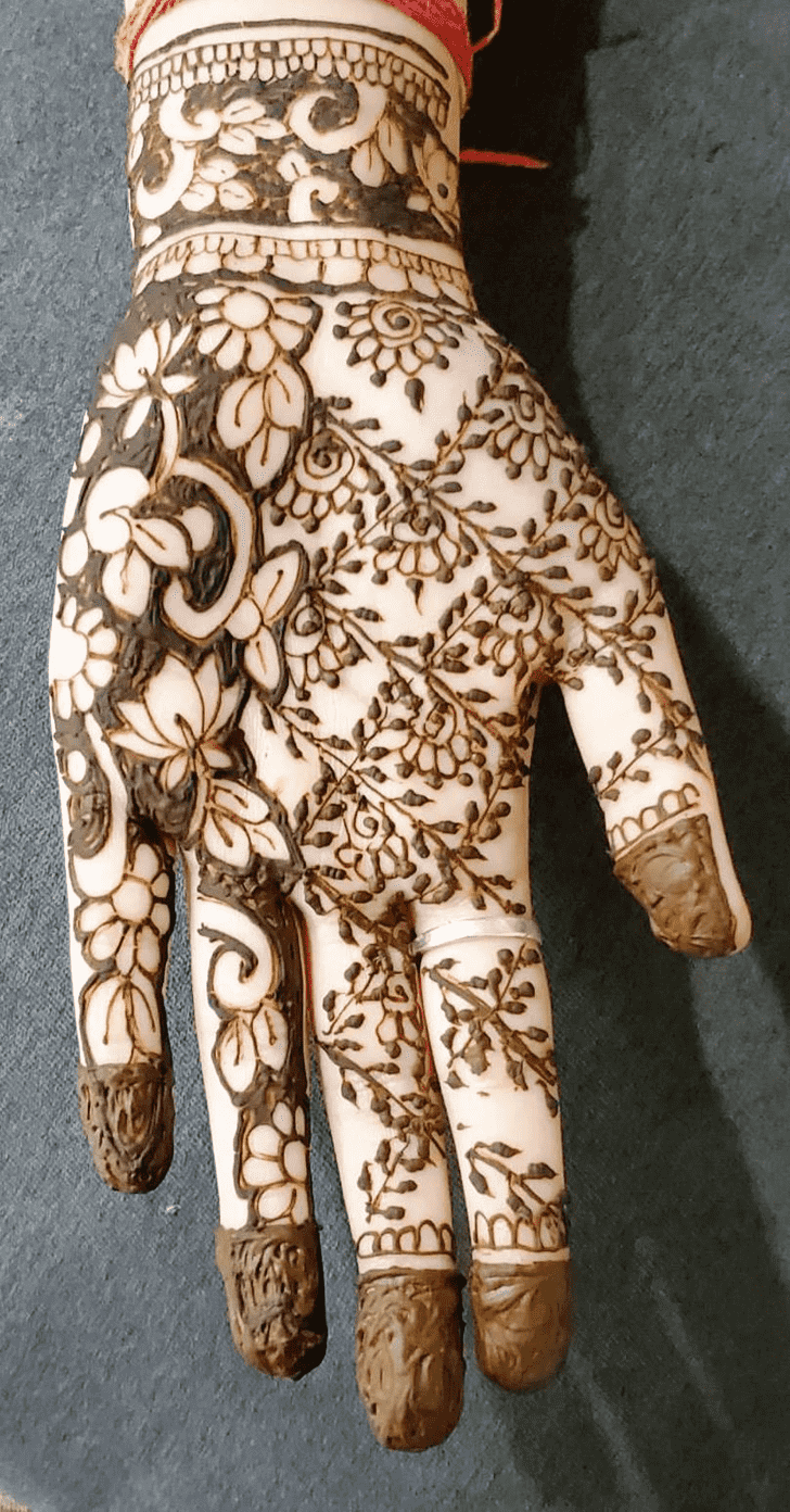 Gorgeous Simple Palm Henna Design