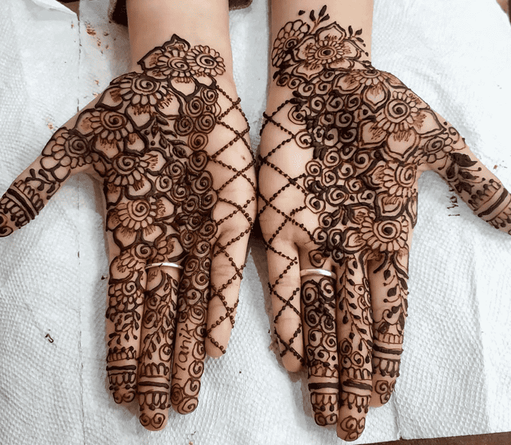 Grand Simple Palm Henna Design