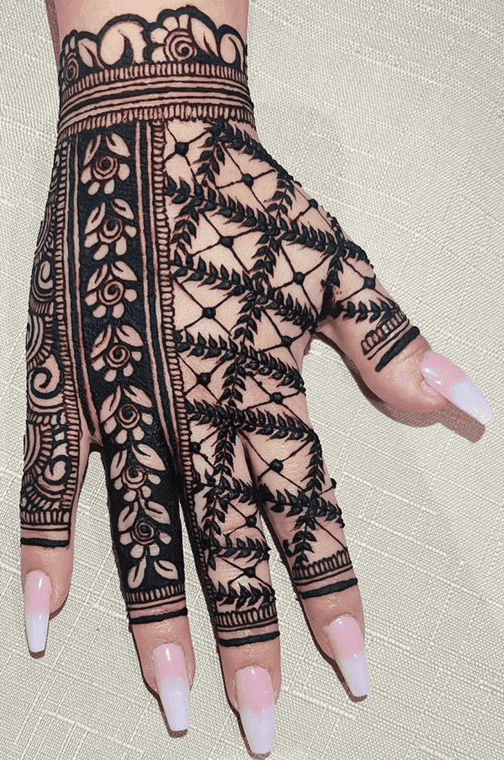 Mesmeric Simple Palm Henna Design