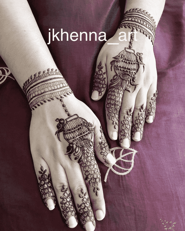 Bewitching Solang Valley Henna Design