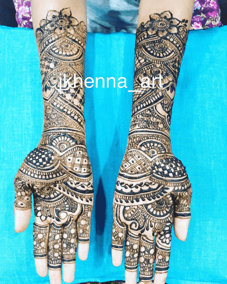 Gorgeous Solang Valley Henna Design