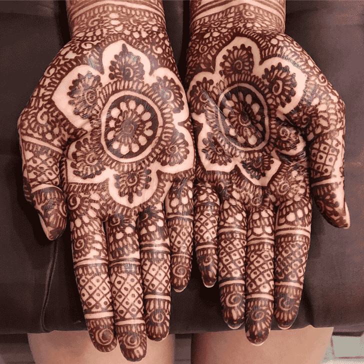Ravishing Solang Valley Henna Design