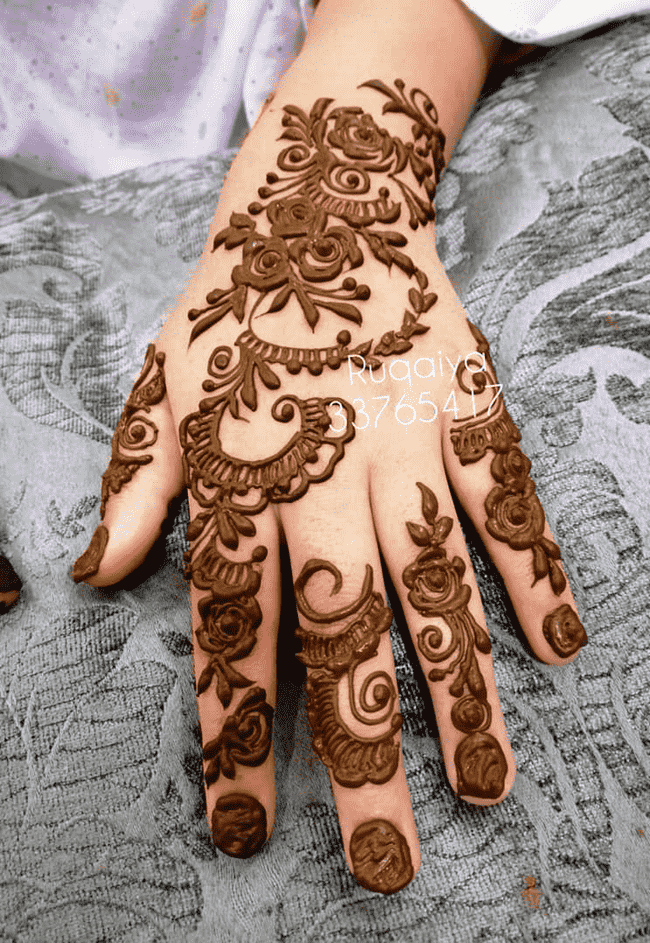 Captivating South Indian Henna Design