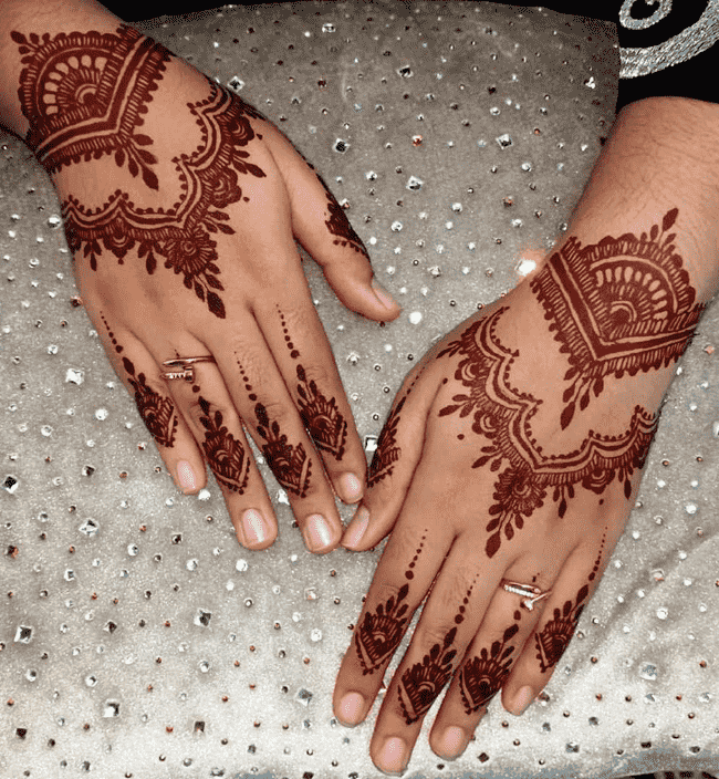Charming South Indian Henna Design