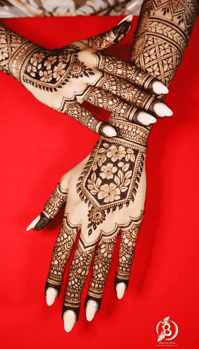 Enthralling South Indian Henna Design