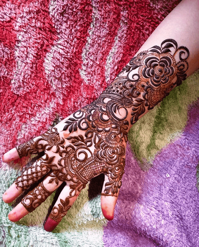 Exquisite South Indian Henna Design