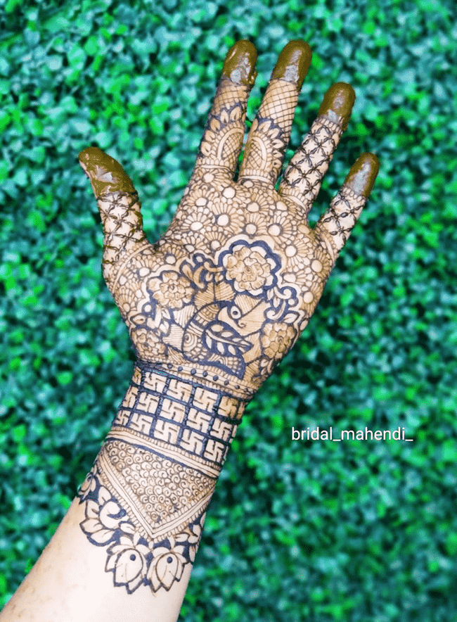 Graceful South Indian Henna Design