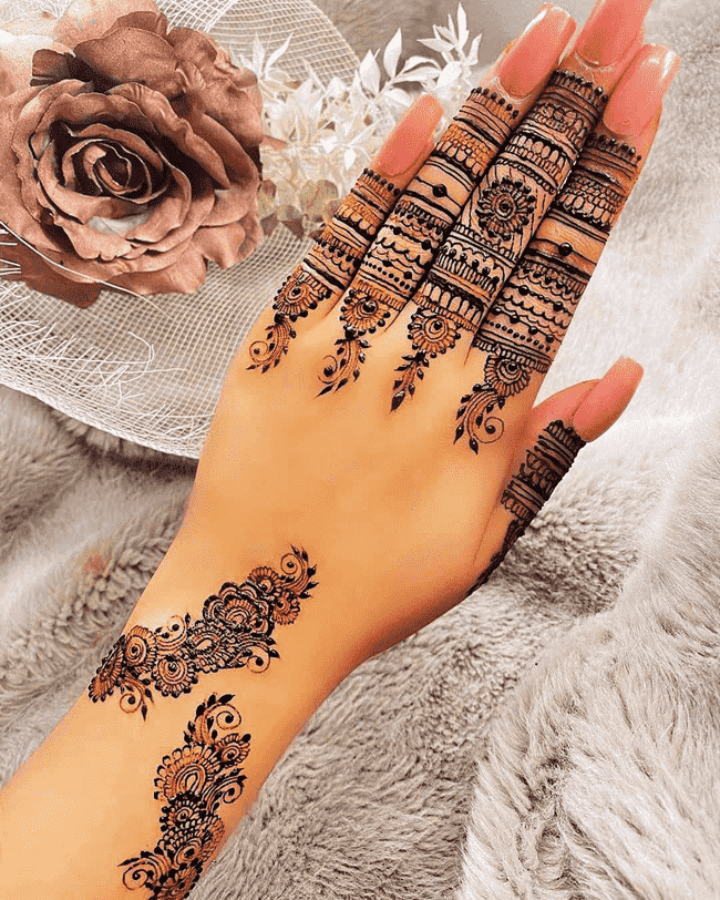 Inviting South Indian Henna Design