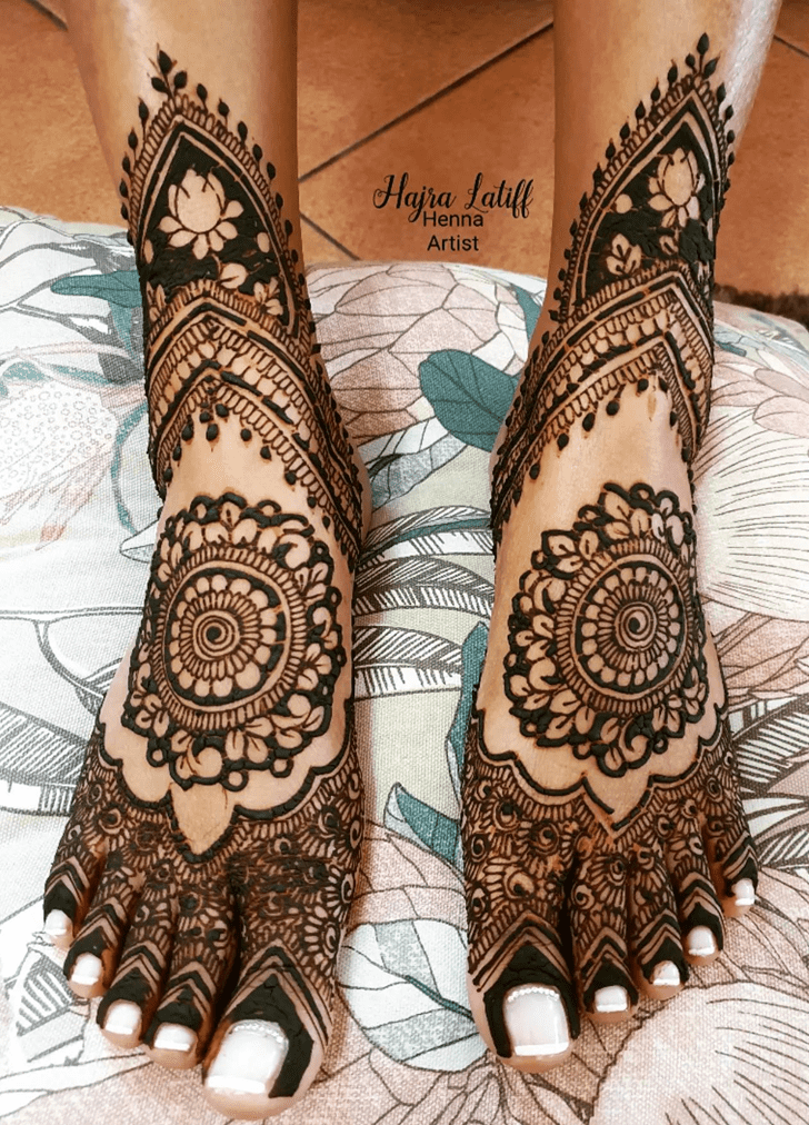 Graceful Spain Henna Design