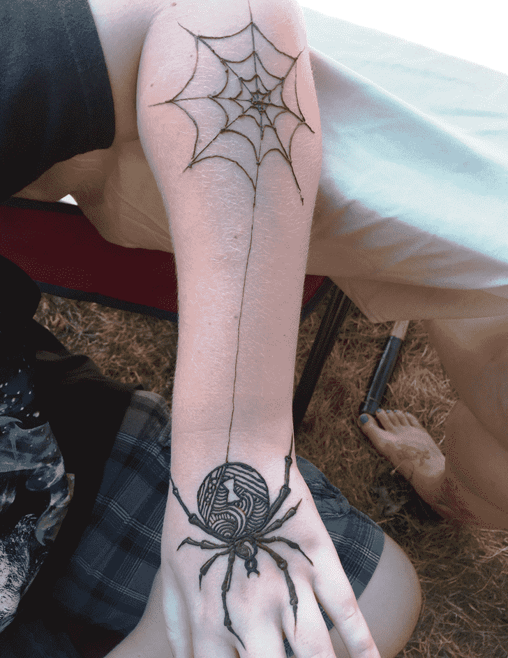 Captivating Spider Henna design