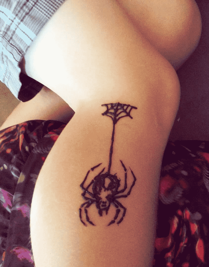 Delightful Spider Henna design