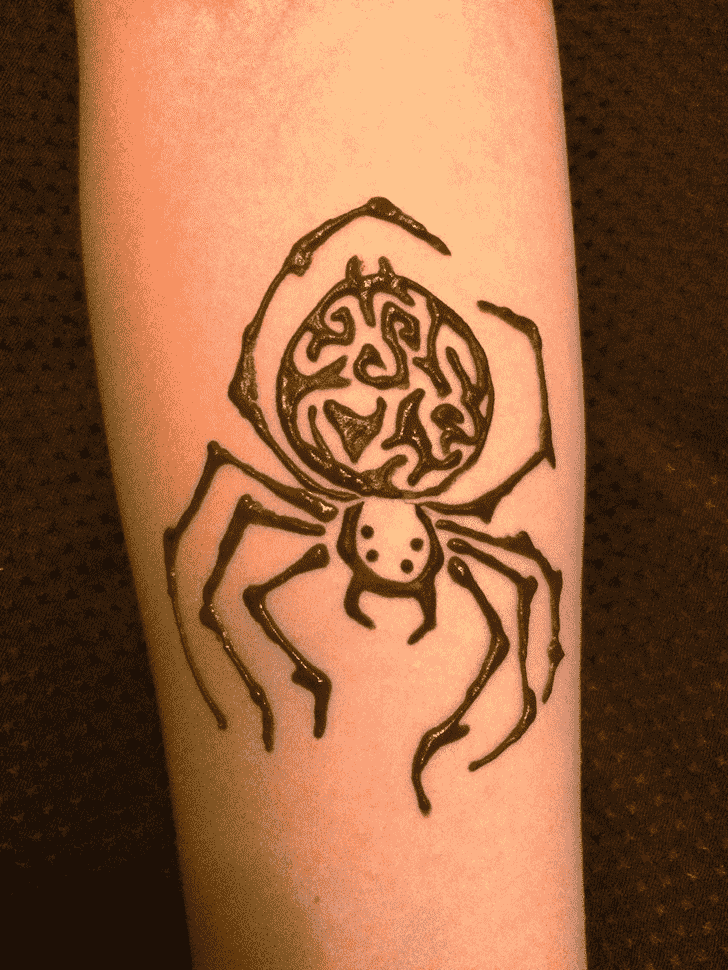 Mesmeric Spider Henna design