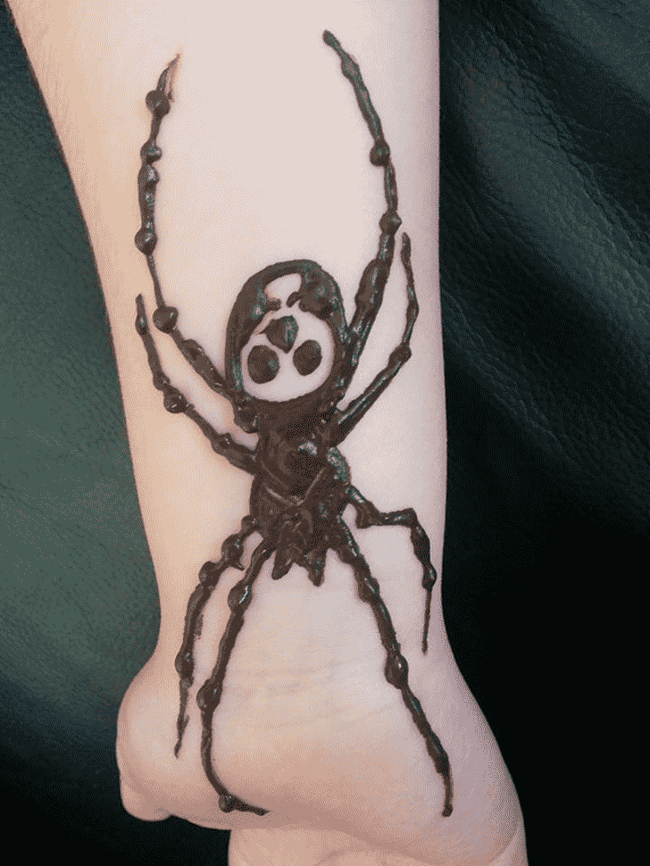 Pretty Spider Henna design