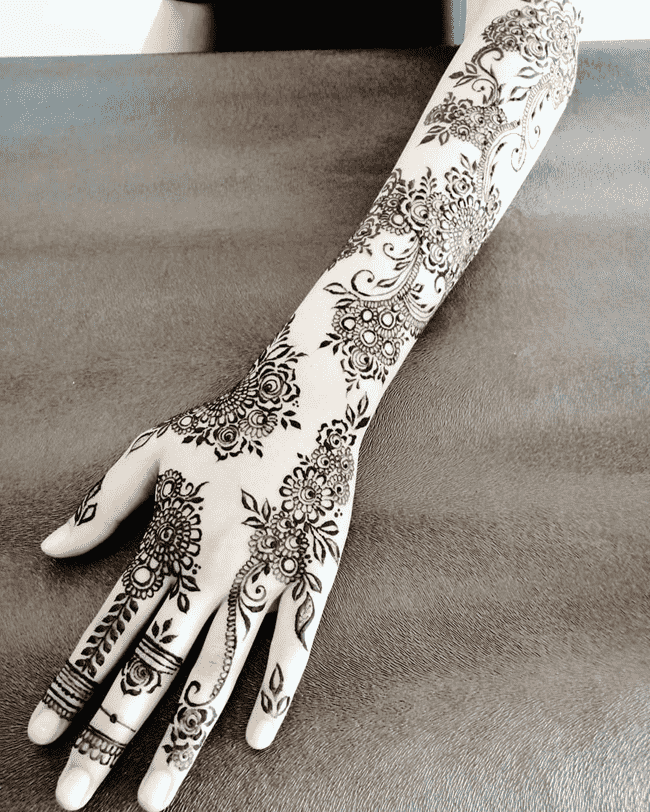 Dazzling Srinagar Henna Design