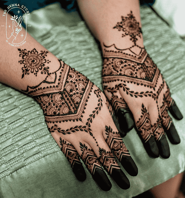 Ideal Srinagar Henna Design