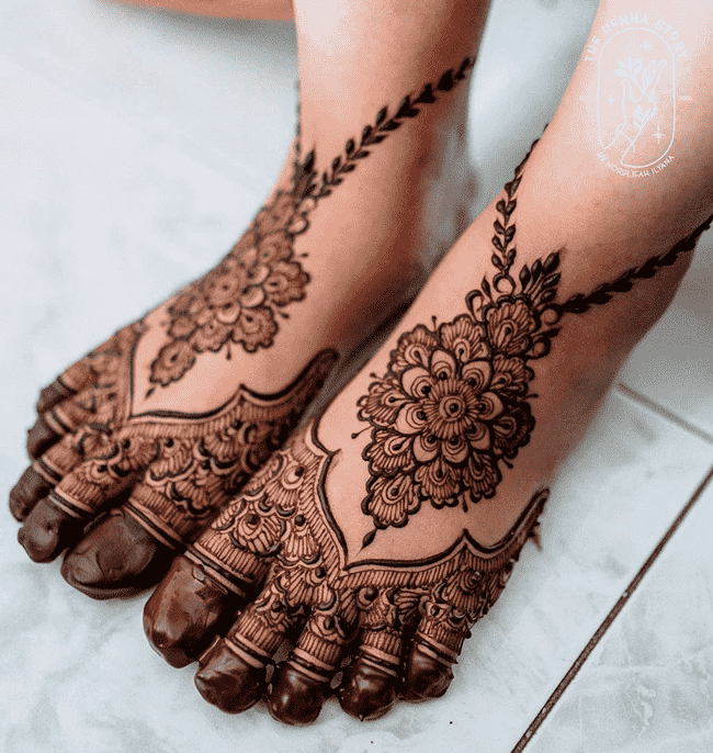 Magnetic Srinagar Henna Design