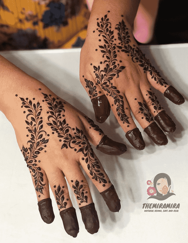 Refined Srinagar Henna Design