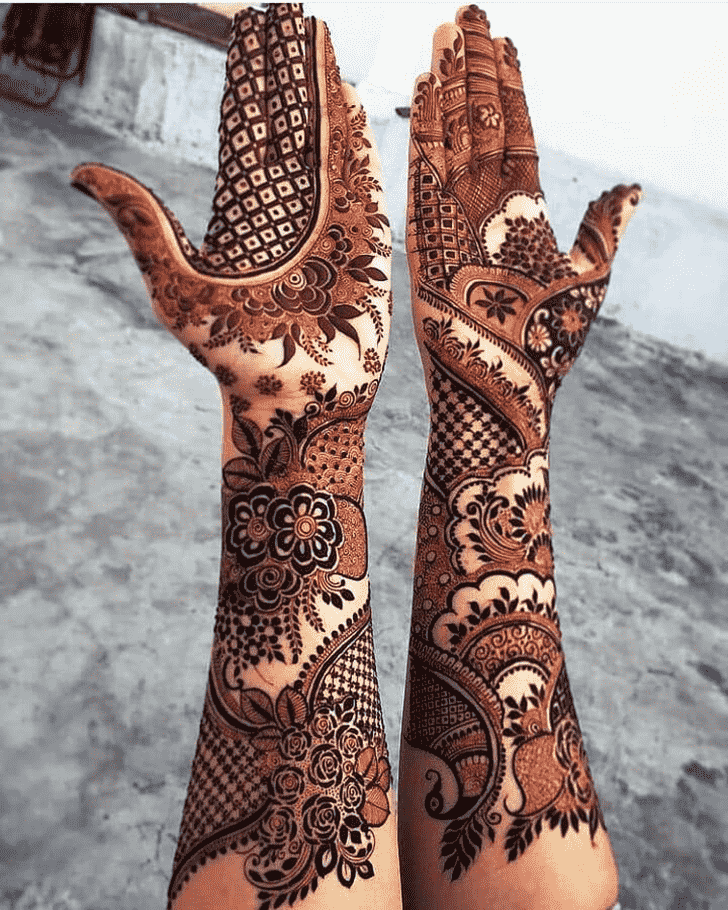 Delicate Stunning Henna design