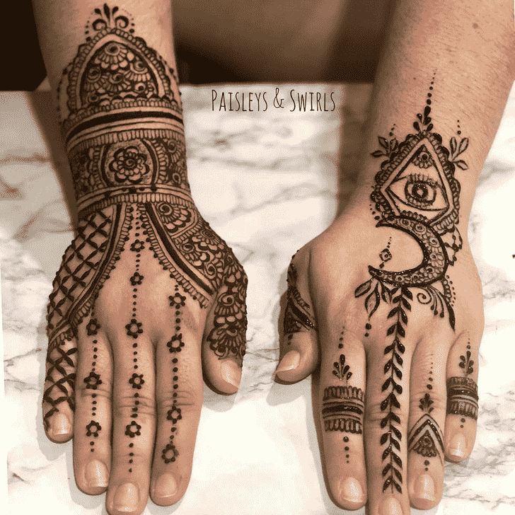 Fetching Stunning Henna design